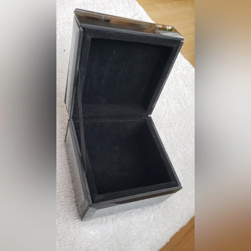 Things Remembered Small Mirror Jewelry Box